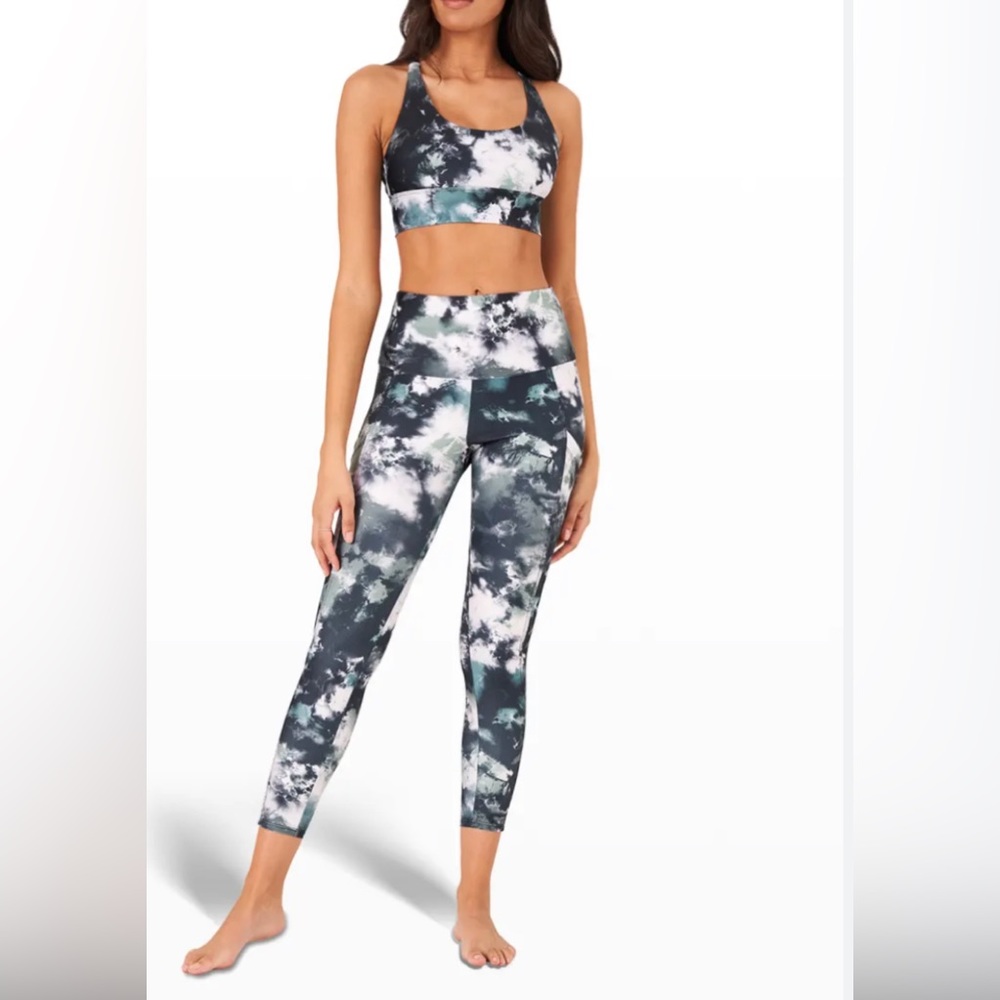 Onzie Yoga Set New with Tags!